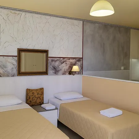 - Sleeps 10 - Parking - Garden - Pool Apartamento Hersonissos (Crete)