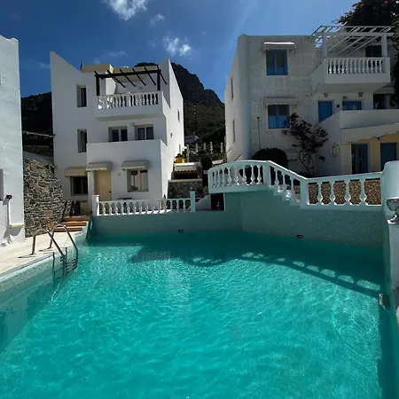 - Sleeps 10 - Parking - Garden - Pool Апартаменти *