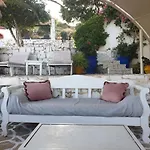 - Sleeps 10 - Parking - Garden - Pool Διαμέρισμα *