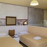 - Sleeps 10 - Parking - Garden - Pool Διαμέρισμα Χερσόνησος