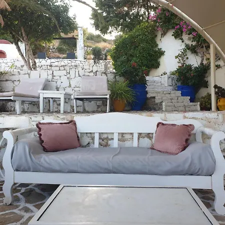 - Sleeps 10 - Parking - Garden - Pool Apartament *