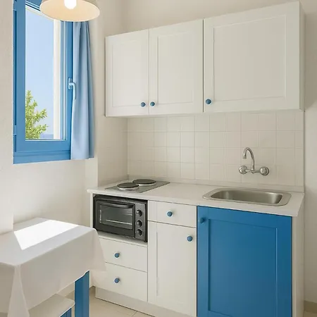 - Sleeps 10 - Parking - Garden - Pool Apartament *