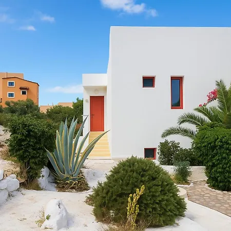 Daire - Sleeps 10 - Parking - Garden - Pool *