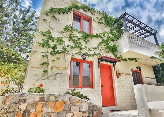 - Sleeps 10 - Parking - Garden - Pool Daire Hersonissos (Crete)