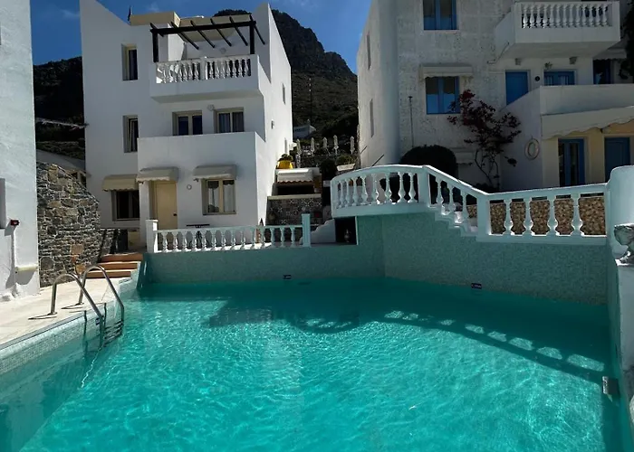 - Sleeps 10 - Parking - Garden - Pool Daire *