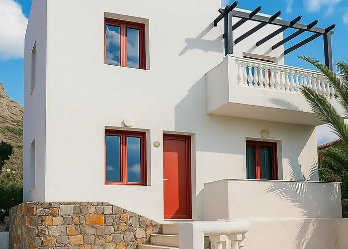 דירה - Sleeps 10 - Parking - Garden - Pool הרסוניסוס